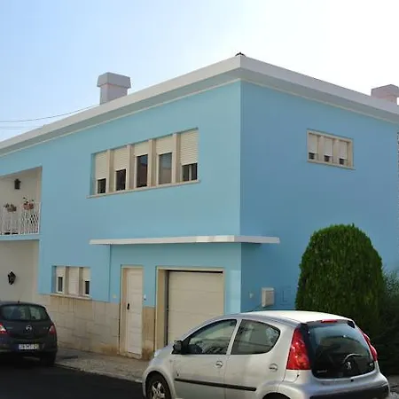 - Blue House Pensión Alcobaça